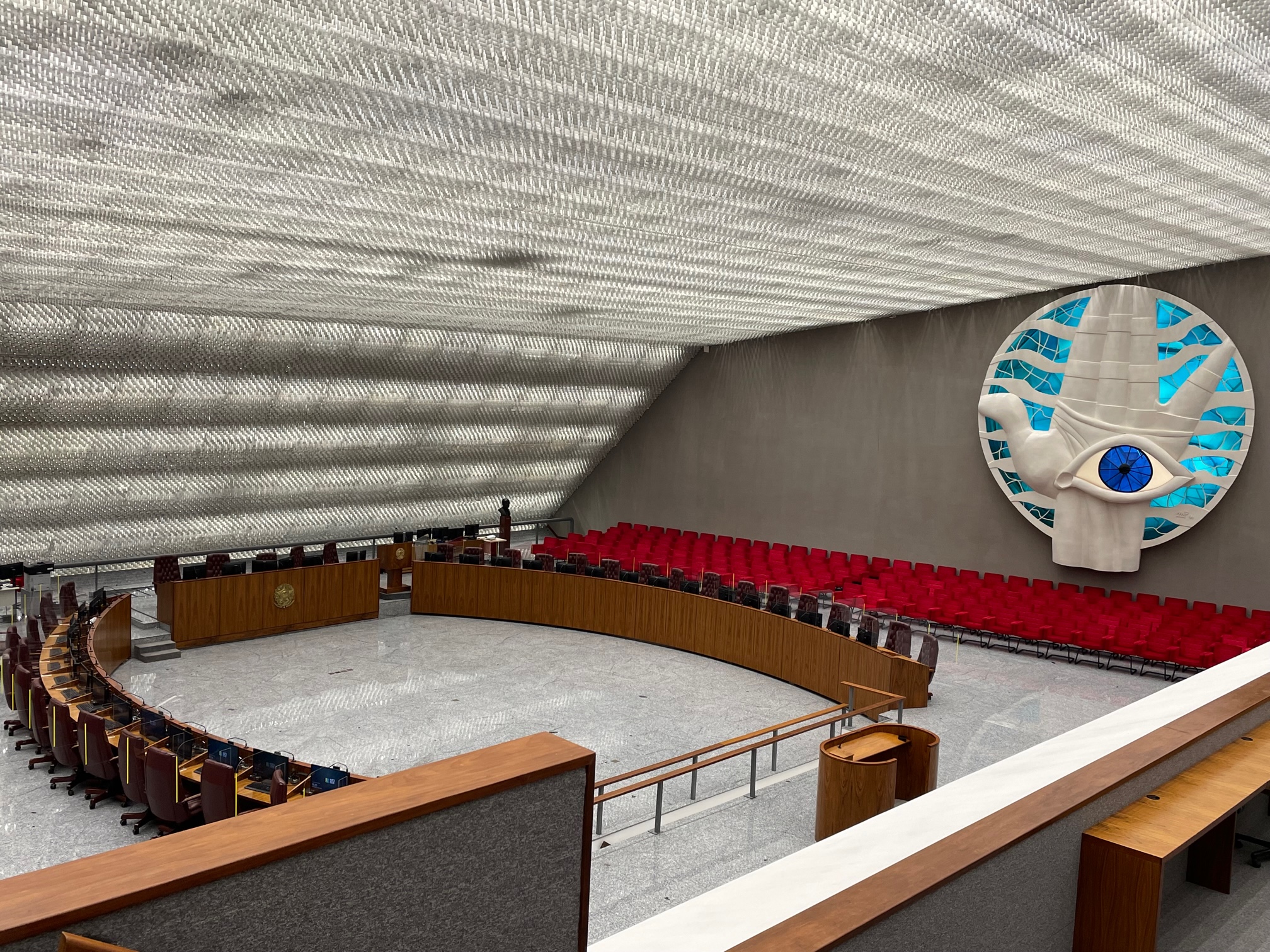 Cooperativas operadoras de planos de saúde podem pedir recuperação judicial, decide Quarta Turma